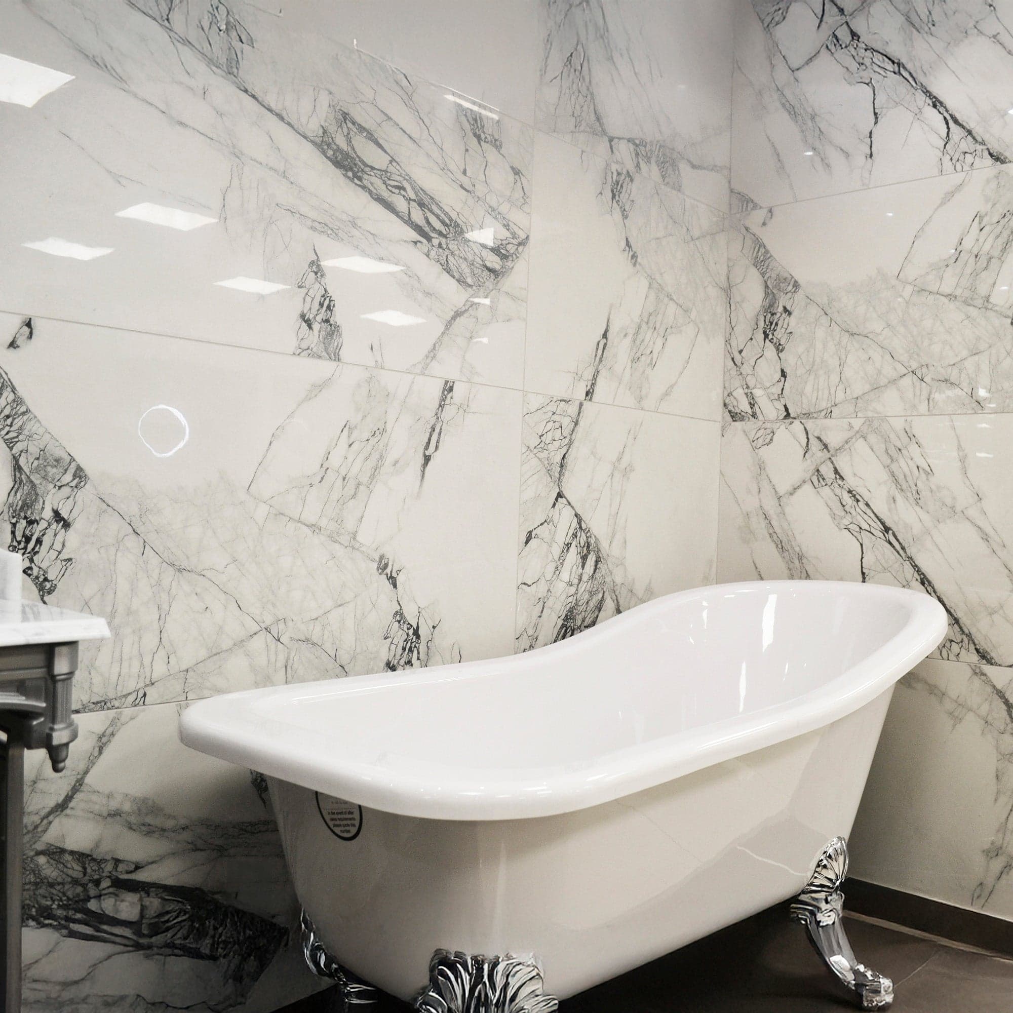 Milas Black Grande Carrara